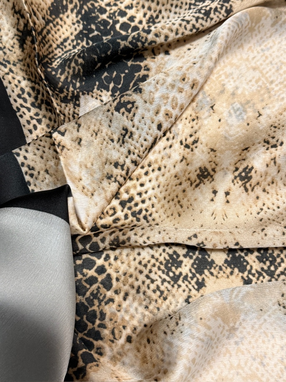 Silky Satin Exotic Snake Print & Grey Lightweight Oversized Scarf Shawl Wr - Picture 7 of 9